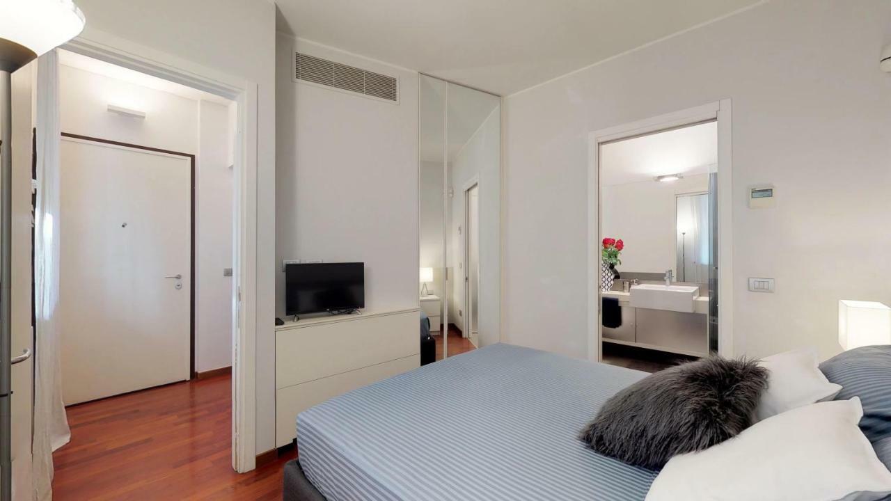 מילאנו Design Apartment Near Duomo Square מראה חיצוני תמונה