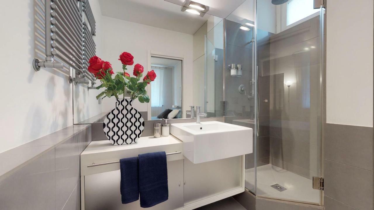 מילאנו Design Apartment Near Duomo Square מראה חיצוני תמונה